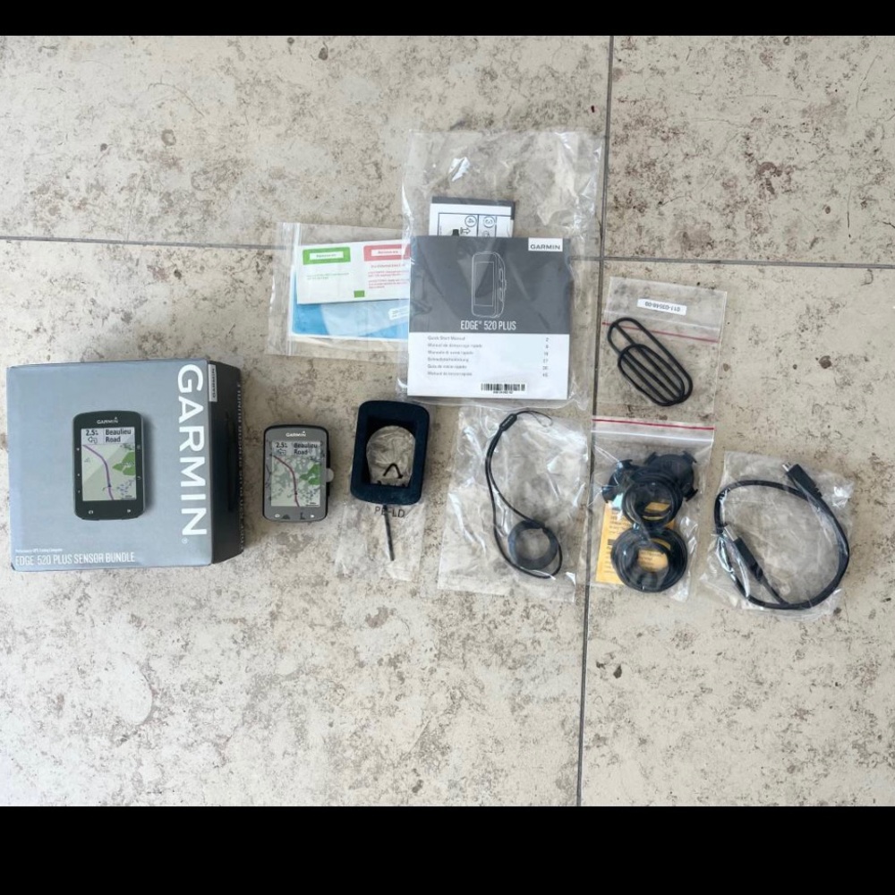 Garmin 520 Plus ( Head Unit ONLY ) Needs Mount.